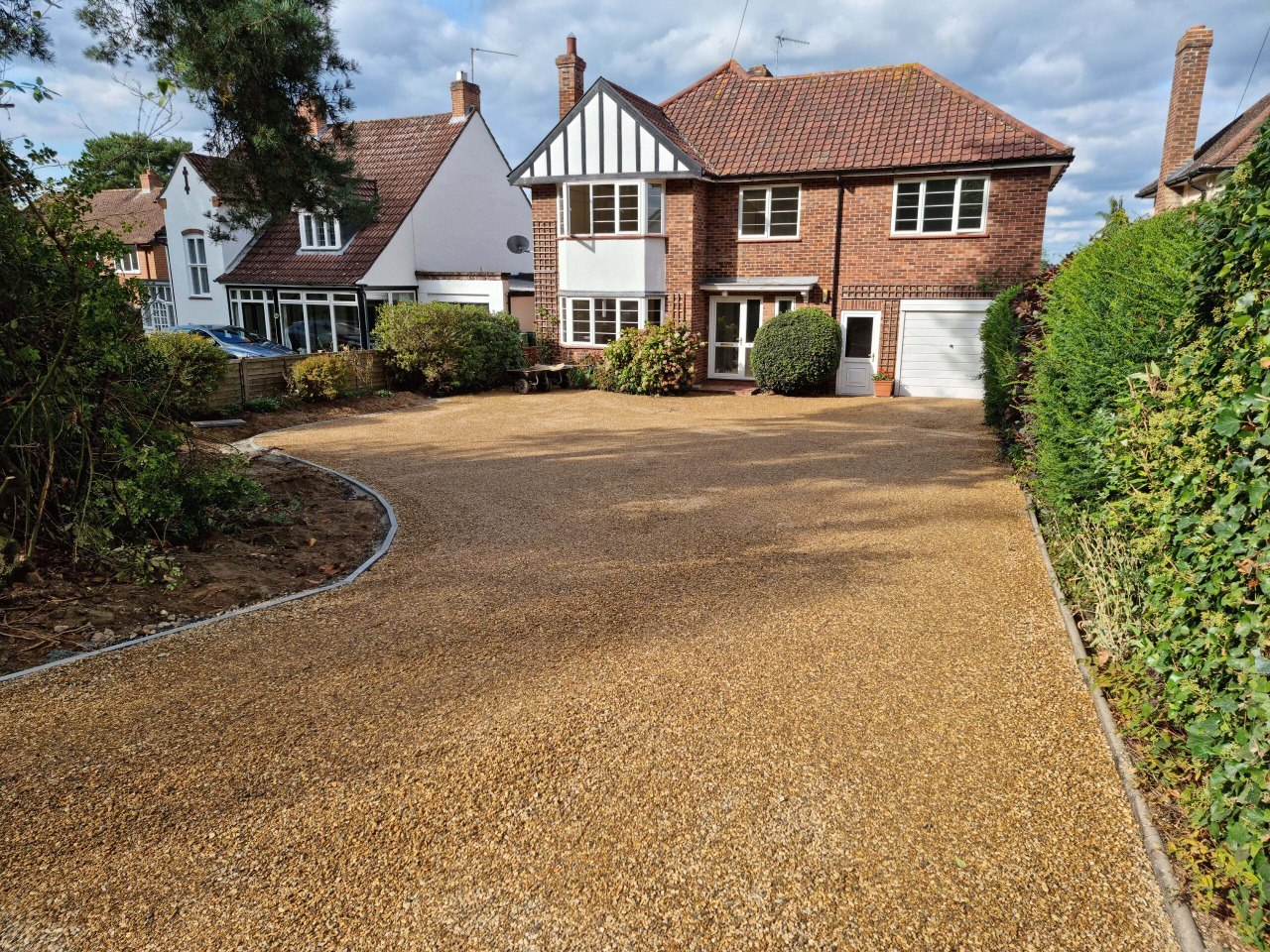 This is a newly installed tar and chip driveway installed by Rothwell Driveways